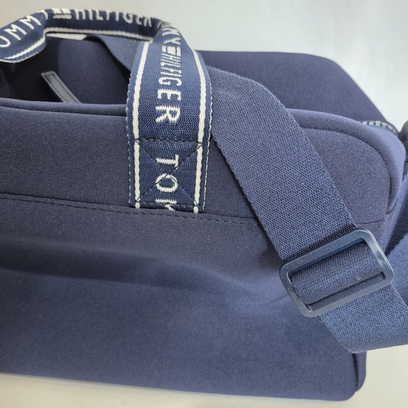 Tommy Hilfiger Navy Neoprene Tote Bag / Weekender Bag Adjustable Crossbody Strap - Picture 8 of 16